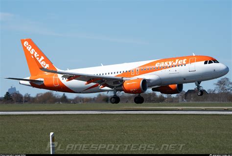 OE IZJ easyJet Europe Airbus A320 214 WL Photo by Samuel Rößler ID