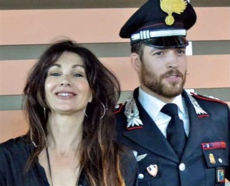 Luisa Corna A 57 Anni Sposa Il Carabiniere Stefano Giovino All