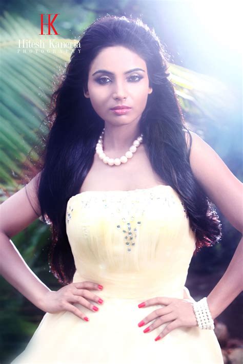 Shilpa Shukla Hot N Sexy Pics HQ Pics N Galleries