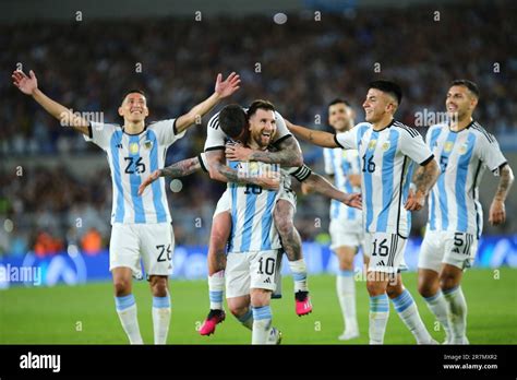 Liderazgo De Lionel Messis En El Campo Fotografías E Imágenes De Alta