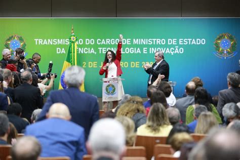 Luciana Santos Empossada Como Ministra E Defende Ci Ncia A Servi O Do