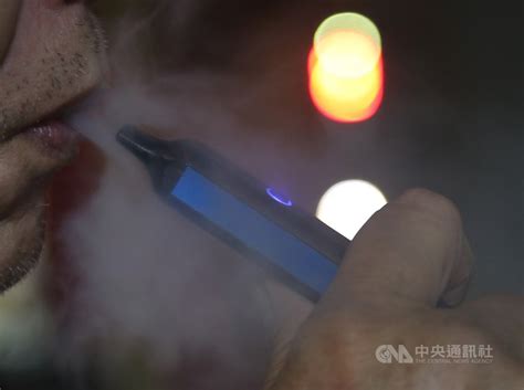 台灣煙害防制新規：全面禁止電子煙 吸煙年齡提高至20歲 台灣 香港中通社