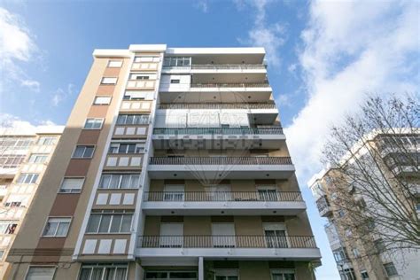 Apartamento T3 à venda na rua Jorge Alexandre Batalha Ferreira Santa