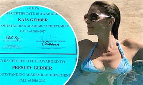 Cindy Crawford Shares A Bikini Pic On Instagram Daily Mail Online