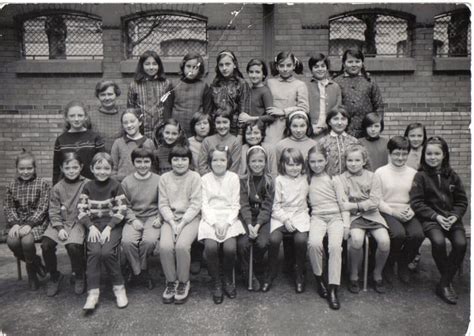 Photo de classe 8ème de 1967 ECOLE ROBERT ESTIENNE Copains d avant