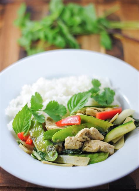 Quick green curry chicken | white plate blank slate