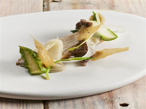 Rog Op De Graat Met Asperges Daslook Morieltjes