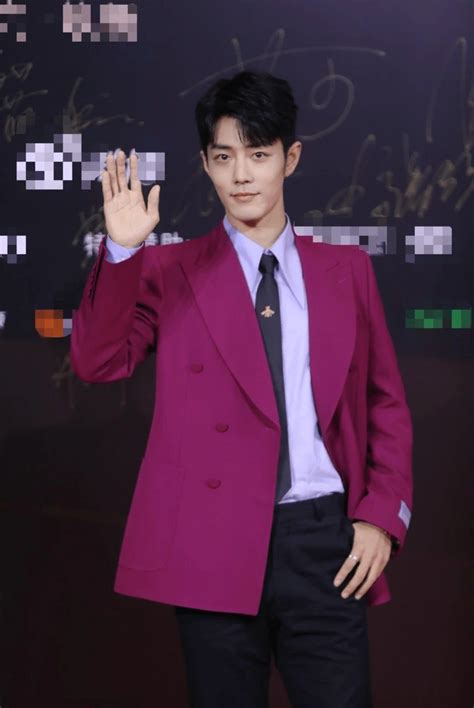 Khung H Nh Hot Nh T Cbiz M Qua Th I T Cbiz Tr N Phi V S C Nguy T T N V Ng H C