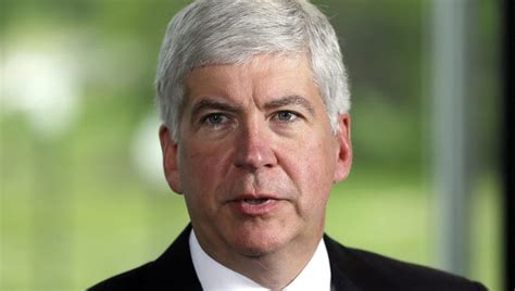 Gov Snyder Vetoes Legislation To Speed Up Tax Cut On Vehicle Sales