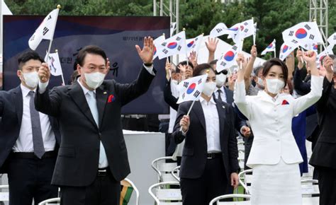 ‘일정유출 논란 확산‘김건희 리스크에 불붙은 대통령실 쇄신론 대한경제