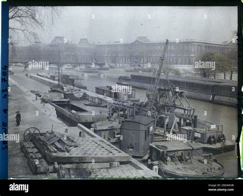 Paris St Arr France Le Barrage De La Monnaie Du Quai De Contis Au