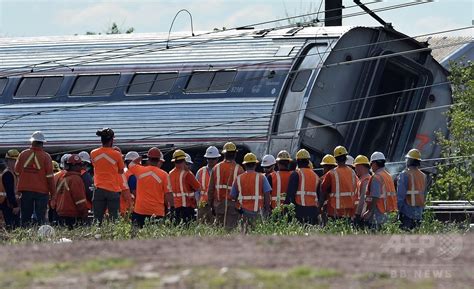 米列車脱線、制限速度2倍超の速度でカーブ走行 写真8枚 国際ニュース：afpbb News