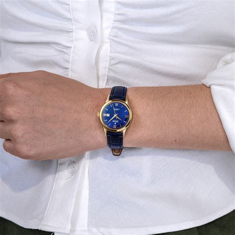 Montre Festina Swiss Made F Bleu Bracelet Cuir Femme