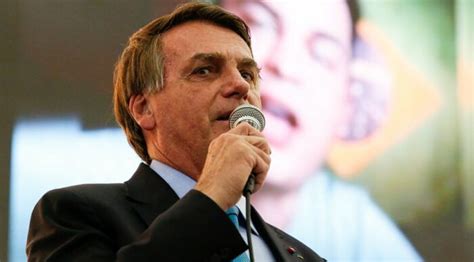 Bolsonaro revela que está preparando PEC para reduzir preços dos