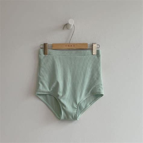 cherrykoko bikini 韓國泳衣 全新 女裝 泳裝 泳衣 Carousell
