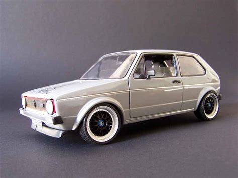 Modellino In Miniatura Volkswagen Golf 1 GTI 1 18 Solido 1 GTI Grigio