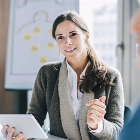 El Peso De La Mirada Social 7 De Cada 10 Mujeres Sienten Que Al Expresar Sus Ideas Son