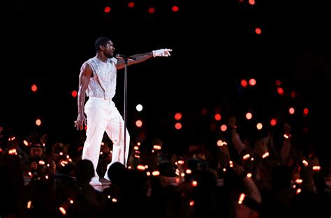 Ushers Super Bowl Halftime Show Photos