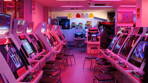 Pink Retrowave Arcade Vintage Video Games 5184x2912 Wallpaper