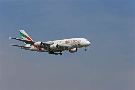 Emirates Airbus A380 Landing Editorial Photography - Image of airline ...