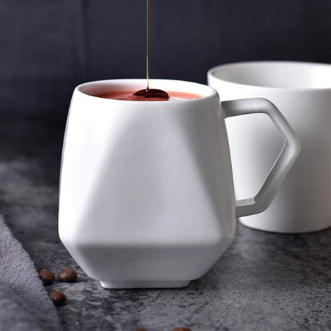 250ml Creative Coffee Mug White Ceramic Mug Milk Latte Coffee Cup Tea Mug Cute Irregular Shape