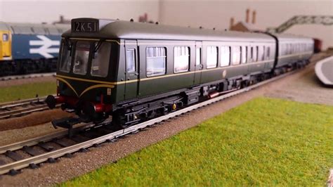 Bachmann 32 900 Class 108 2 Car DMU BR Green With Speed Whiskers People