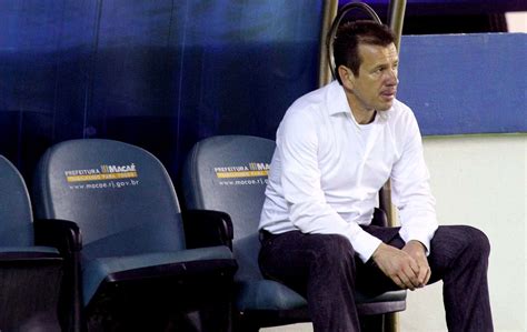 Ex Vasco Dunga e sua esposa sofrem acidente no Paraná SuperVasco