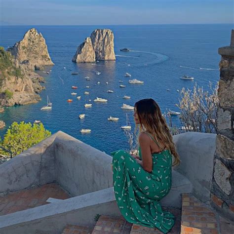 Las fotos en bikini de Mónica Ayos en las playas de Italia