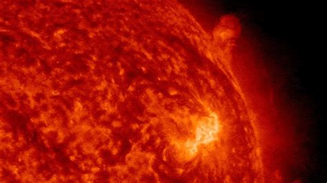 Giant Sunspot Grew Times Wider Than Earth In Just Hours Then