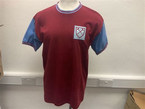 West Ham Home Shirt 1960s Bobby Moore XXL Retro Re Make