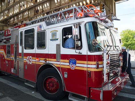 Fdny Ladder 49 2 Fdny Ladder 49 On Call At 161st Street An Flickr