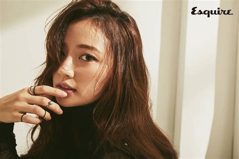 Song Ha Yoon Esquire Magazine October Issue ‘17 Korean Photoshoots