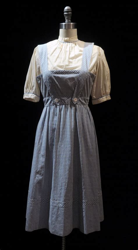 Judy Garland S Wizard Of Oz Dress Is Being Auctioned