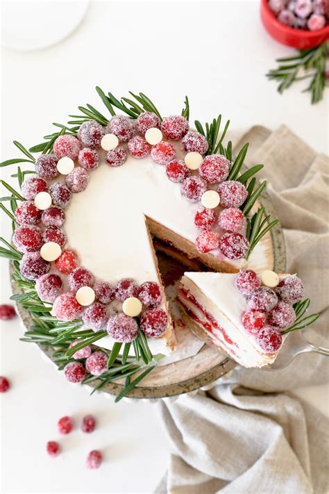 Christmas Wreath Cake • Aimee's Pretty Palate