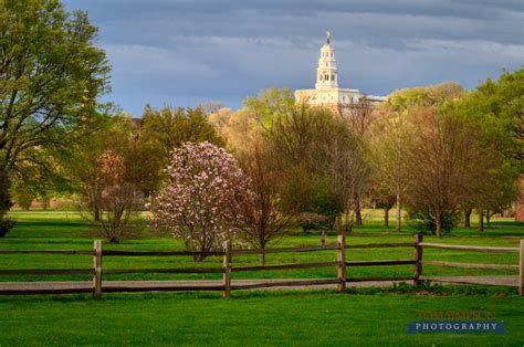 Historic Nauvoo springtime photos | Nauvoo photographer Tom Simpson