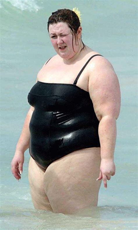 9 Hot Sexy Michelle McManus Bikini Pics