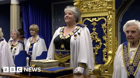 The Secret Ceremonies And Rituals Of Female Freemasons Bbc News