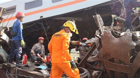 DAFTAR Nama Korban Meninggal Dan Luka Luka Tabrakan Kereta Turangga Vs