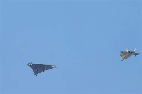 Chinas Sixth Generation Fighter Jet Takes First Flight