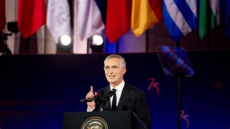 Stoltenberg Señala El Principal Riesgo Para La Otan Rt