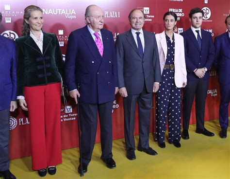 El Look Más Formal De Victoria Federica Y Froilán Para Acompañar Al Rey Juan Carlos Y A La