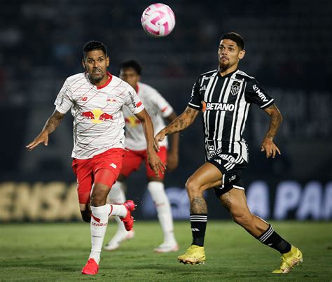 Red Bull Bragantino é derrotado pelo Atlético Mineiro e não cola no