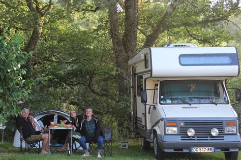 In Vacanza In Italia A Questa Famiglia Viene Rubato Il Camper E