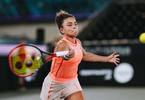 Wta Dubai Paolini Batte Haddad Maia In Rimonta Cocciaretto Sorprende