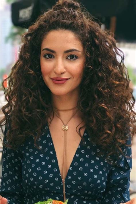 Undeniably Pretty Hairstyles For Curly Hair Curly Hair Styles Medium