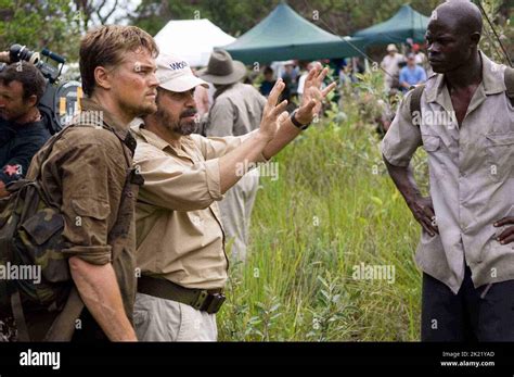 LEONARDO DICAPRIO, EDWARD ZWICK, DJIMON HOUNSOU, BLOOD DIAMOND, 2006 ...