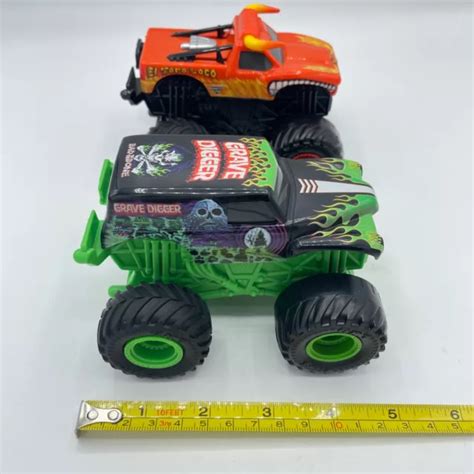 Monster Jam Grave Digger And El Toro Loco Pull Back And Go échelle 1 43 Monster Trucks Eur 11 68