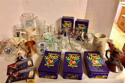 Lot 307 Smokin Joe Camel Racing Tins Merit Key Chains Octoberfest