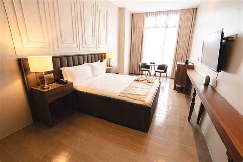 Siena Premier Queen Size Bed Hotel Savano