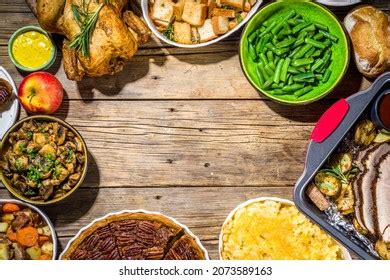 Thanksgiving Dinner Table New Traditional Thanksgiving Stock Photo 2214940011 | Shutterstock